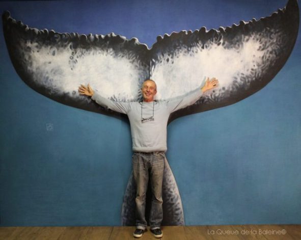 Bruno Brugerolle à l'atelier devant La Queue de la Baleine
